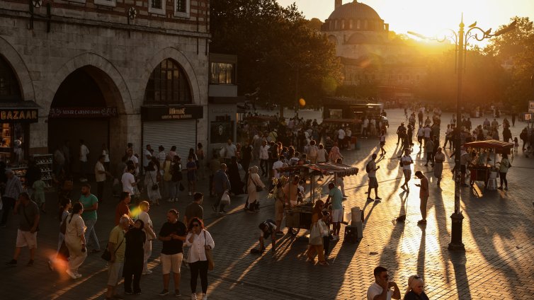 Не е само у нас: Над 1/4 от младите хора в Турция нито работят, нито учат