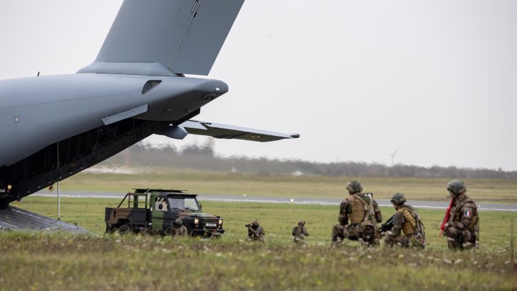 Френската армия тества автономни бойни системи с въоръжени дронове