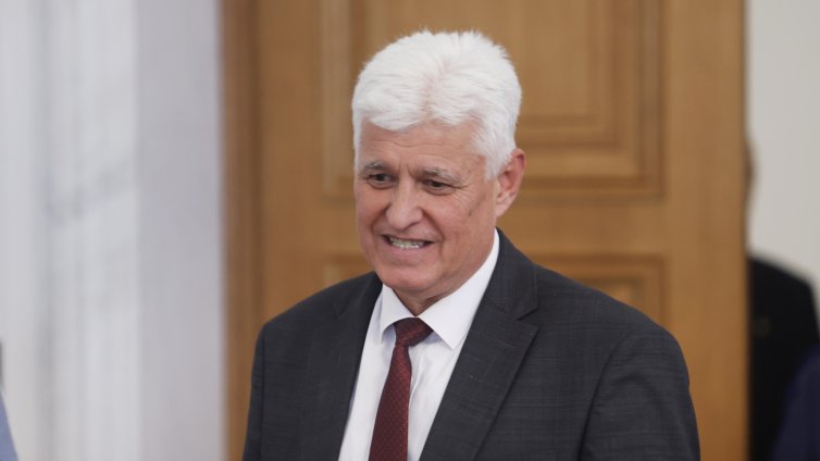 Стоянов представи пред НАТО идея за военноморски център във Варна