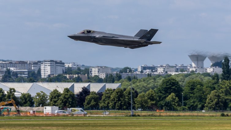 Пакетът за модернизация на F-22 е финализиран като възможен. Какви нови функции получава Raptor?