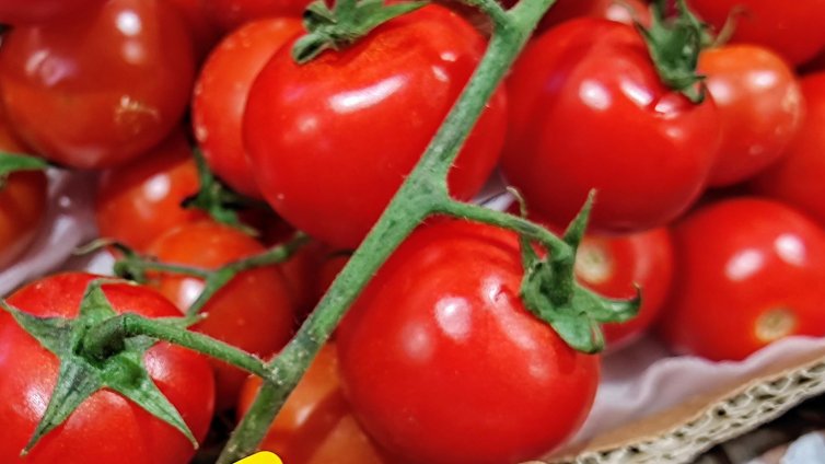 Мляко от Унгария, домати от Испания... Заливат ли ни с фалшиви български продукти?