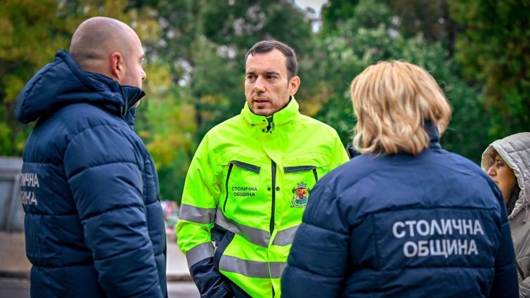 Терзиев за сметосъбирането: Овладели сме кризата