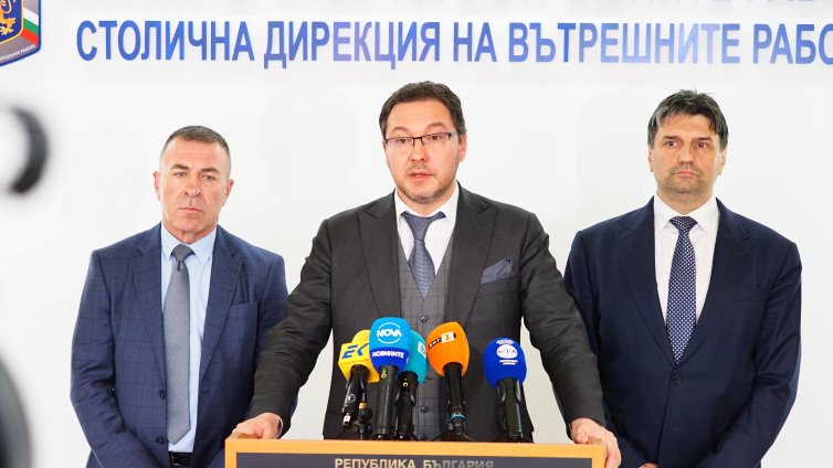 Митов не разкри чие е оръжието от "сараите"