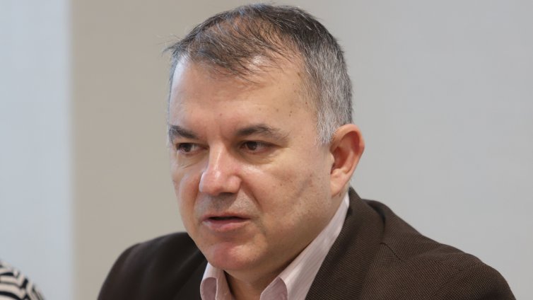 Богомил Николов с критика: Банките не осигуряват гладък преход към еврото