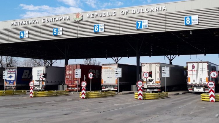 Близо 40 тона контрабандни зеленчуци задържаха митничари на "Капитан Андреево"