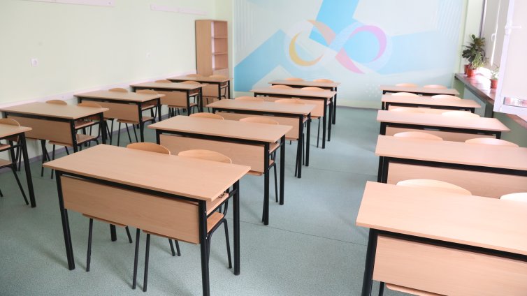 Училищата без парно в София ще учат дистанционно