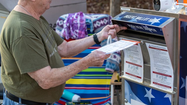 Тръмп иска да премахне гласуването по пощата и електронните машини