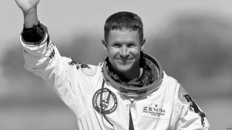 Първият в света човек, скочил от стратосферата, загина в катастрофа с парапланер