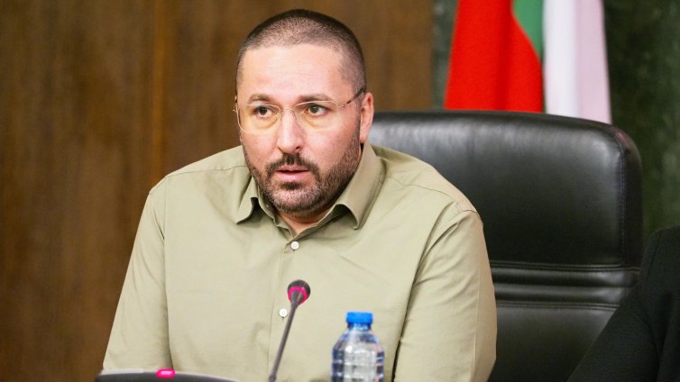 Николай Попов: Толкова струва животът на един български лекар - 8000 евро 