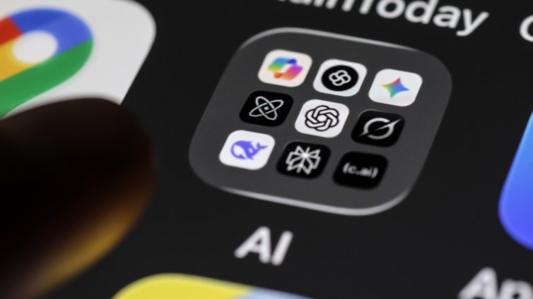 Един от „кръстниците“ на AI: Компаниите са поели в грешна посока