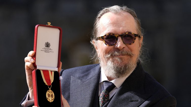 Гари Олдман получи рицарско звание за заслугите си към драмата