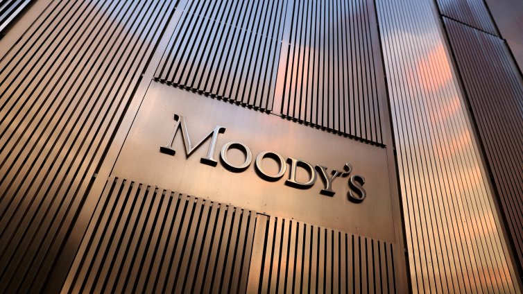 Защо Moody's реши да понижи рейтинга на САЩ точно сега?