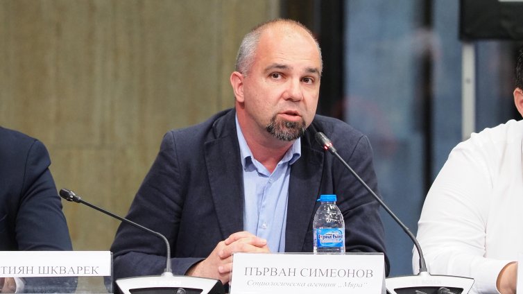 Първан Симеонов: Радев е пред труден политически избор, но има &ldquo;писти за кацане&rdquo;