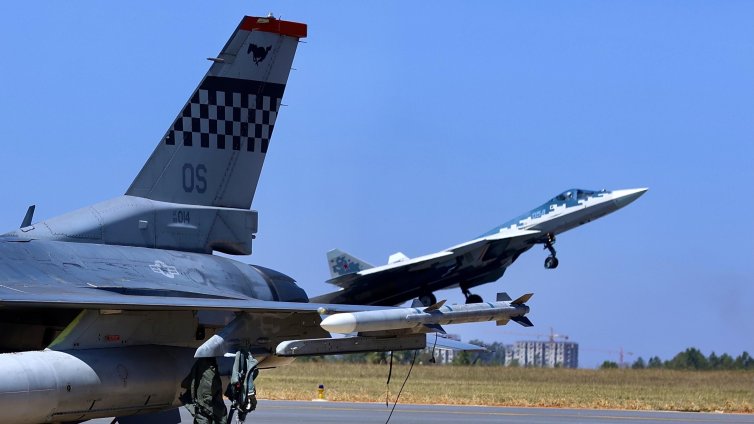 Кой се страхува от руските бойни самолети от шесто поколение?