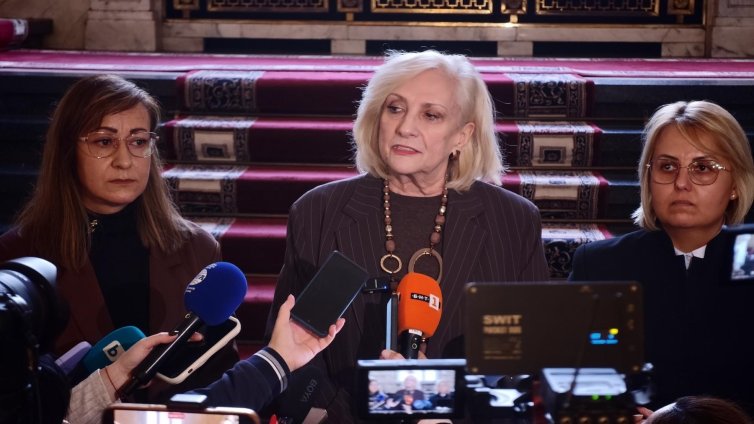 ДПС поиска оставките на Доцова и на шефа на НСО заради случая с Колтуклиева