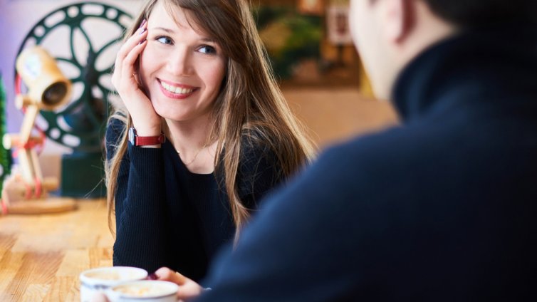 Шест съвета как да накарате мъж да ви забележи 