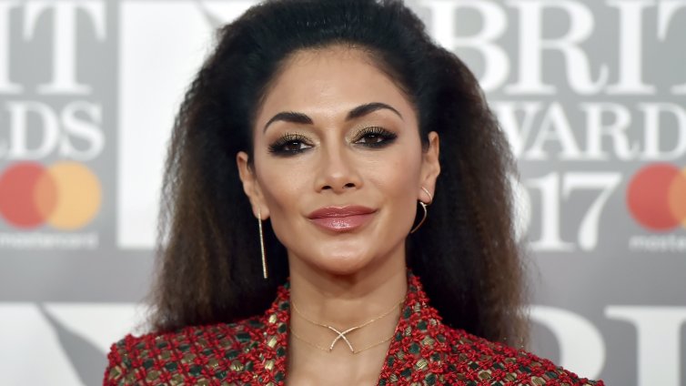 47-годишната Никол Шерцингер показа топ форма по бански