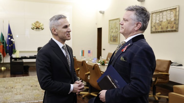 Гюров проведе среща с временния и.д. US посланик 