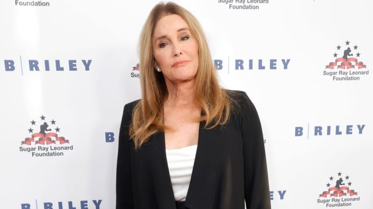 Трансджендърът Катлин Дженър отиде в Израел за Прайд, наложи се да се крие в бомбоубежище