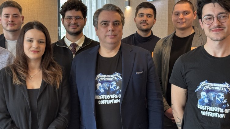 Асен Василев предизвика Радев: Ще подкрепите ли мерките ни срещу корупцията, или само ще говорите?