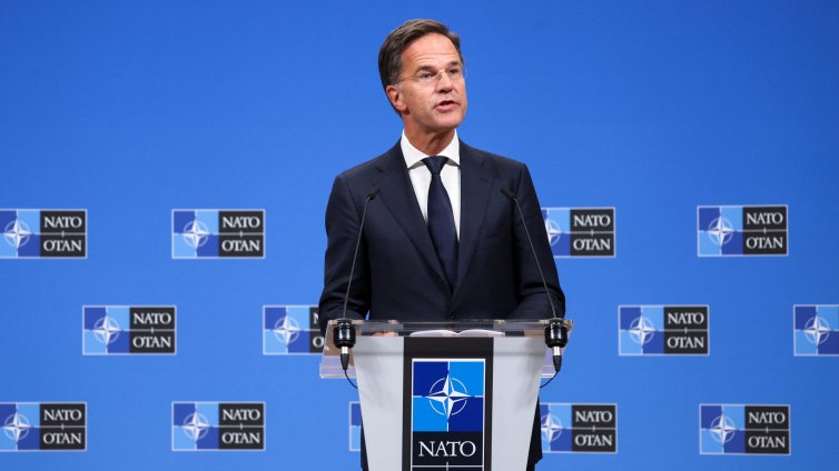 НАТО предприема действия в защита на източния фланг на алианса