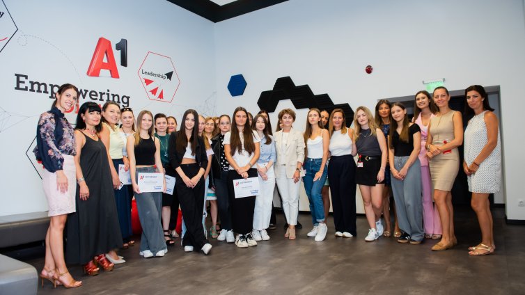 45 млади момичета завършиха второто издание на A1 STEMfem Junior 