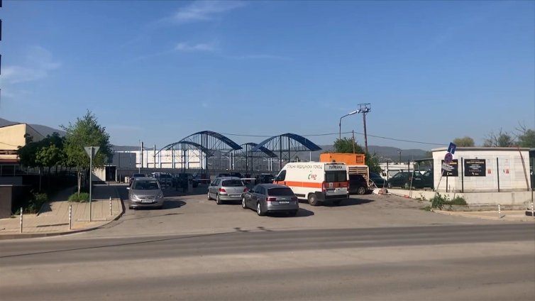 Барикадиралият се електрошлосер от "Земляне" поискал 3000 евро заплата и нови автобуси