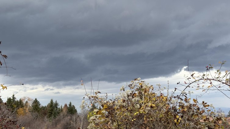 Днес ще е предимно облачно, на места ще превали