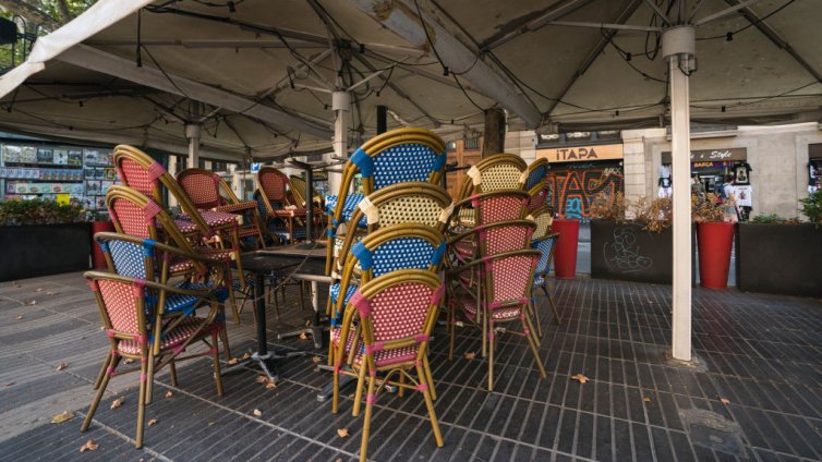 Как Барселона води война срещу туристите на Ла Рамбла