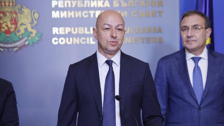 Икономист за свръхдефицита: Решението е взето, съобщението е формално