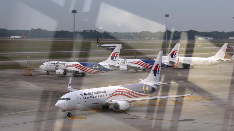 Нов ад в небето над САЩ: Самолети летят на сляпо, изгубили контакт с контролната кула