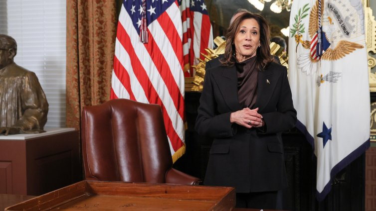 Камала Харис написа книга за провалената си президентска кампания