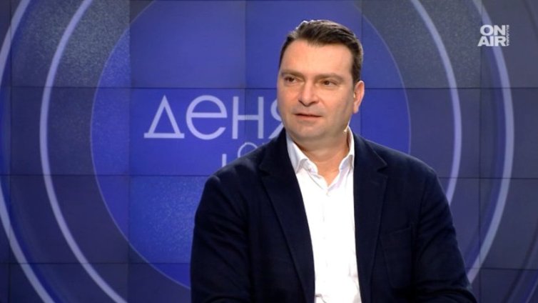 БСП засега остава в управлението, уверява Паргов