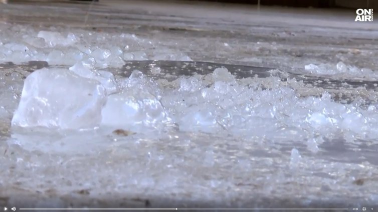 Опасен лед в София: Ходиш приклекнал, не знаеш къде да стъпиш