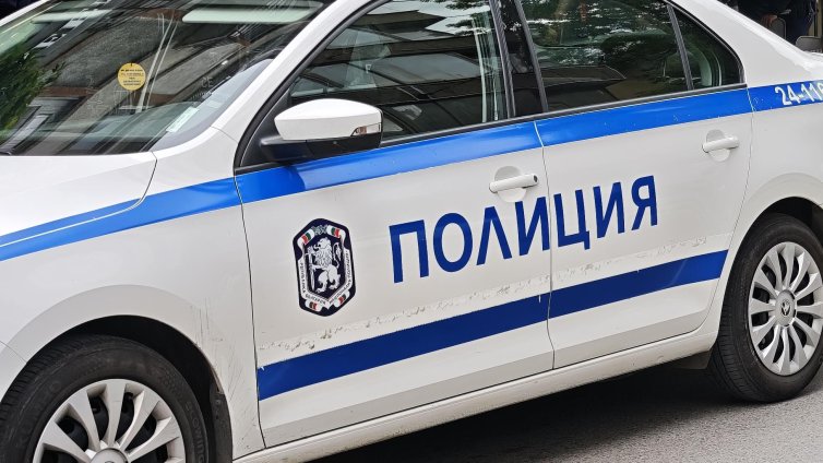 Дете на 10 години почина след удар от кола