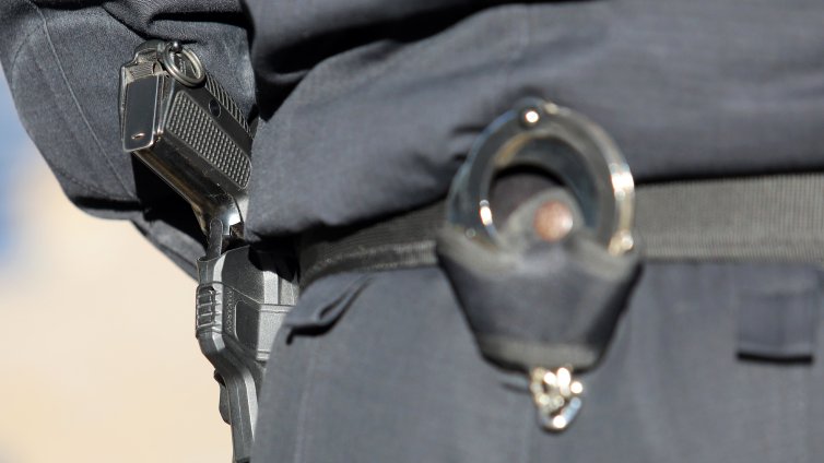 Италианец се опита да се самоубие, но вместо това загина жена, върху която падна