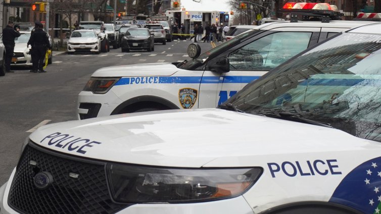 Шофьор застреля полицай при пътна проверка и се самоуби