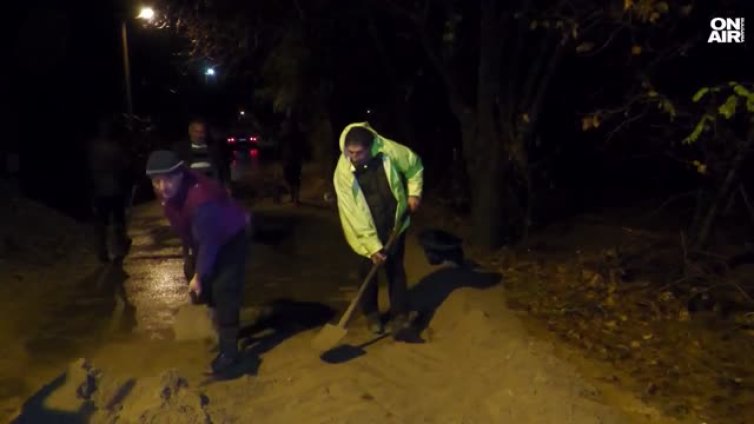 Наводнението в Гелеменово изкара жителите му на протест