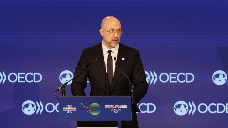 Украйна оценява разходите за следвоенното си възстановяване на над $1 трилион 