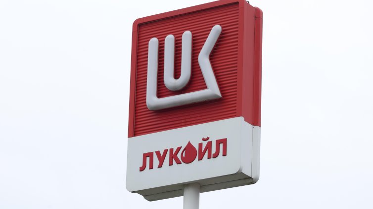 Бензиностанциите на &ldquo;Лукойл&rdquo; във Финландия може да останат без гориво