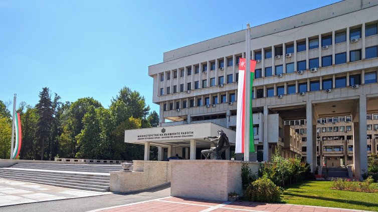 МВнР: Продължават издирвателните действия на изчезналия българин в Охридското езеро