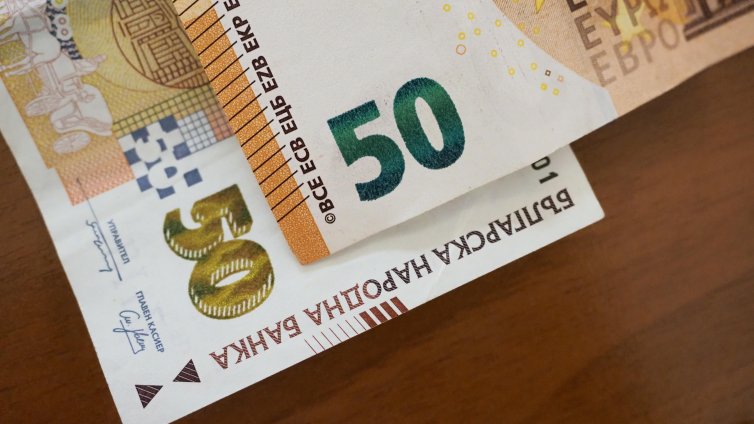 БНБ съветва да не чакаме последния момент за смяна на лев-евро