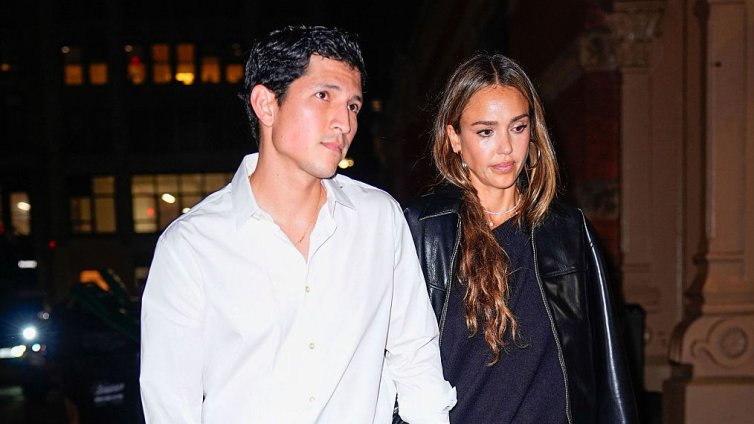 Джесика Алба и Дани Рамирес с дебют на червения килим