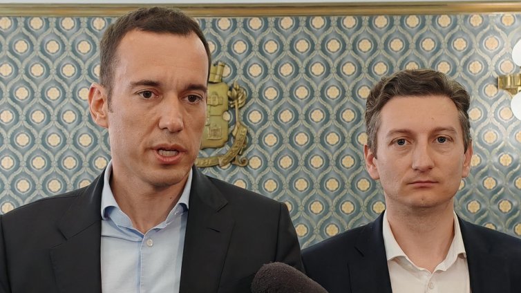 Кметът Терзиев: Отваряме училищните дворове за паркиране преди матурите