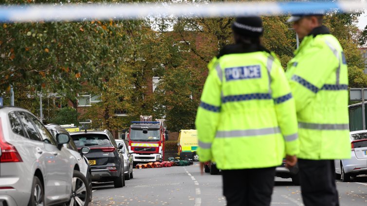  Британец от сирийски произход е нападателят пред синагогата в Хийтън Парк