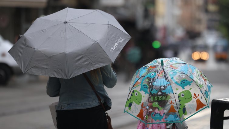Удря ни студен фронт утре, на места ще вали