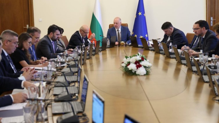 МС отвръща на Радев: Злонамереност и поредна атака