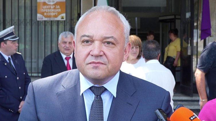 Демерджиев намекна за връзка между фирмите за мантинели и Бойко Борисов