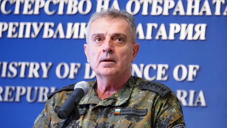 Изненадващ ход: Адмирал Емил Ефтимов подаде рапорт за освобождаване от военна служба