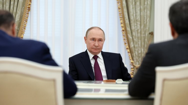 Дилемата на Путин: Трябва ли да подкрепи или да обърне гръб на иранския режим? 